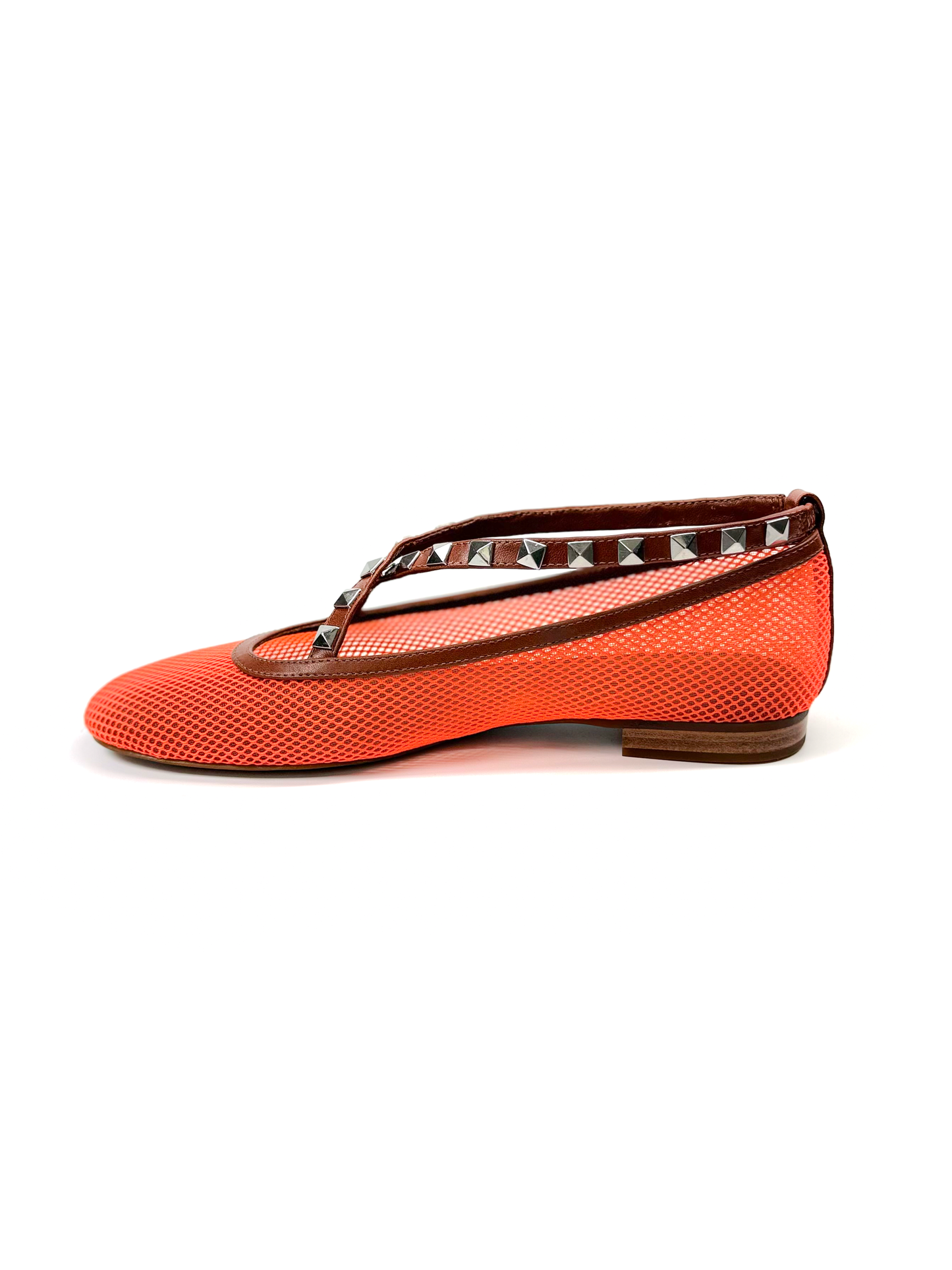 Sapatilha Laranja com Tiras de Couro e Spikes