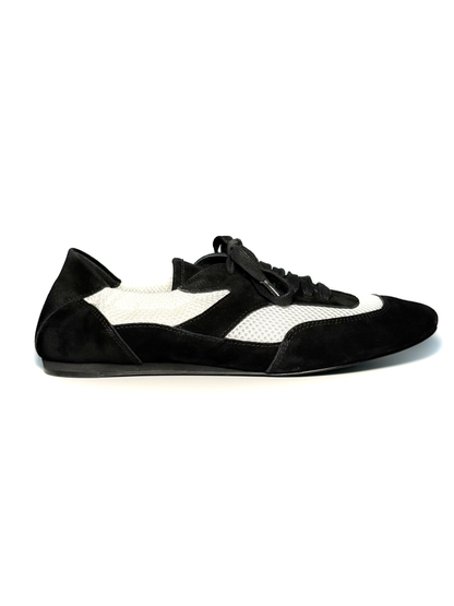 Tênis de couro branco e preto