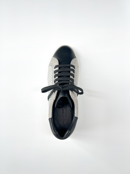 Tenis Cinza com Cristais